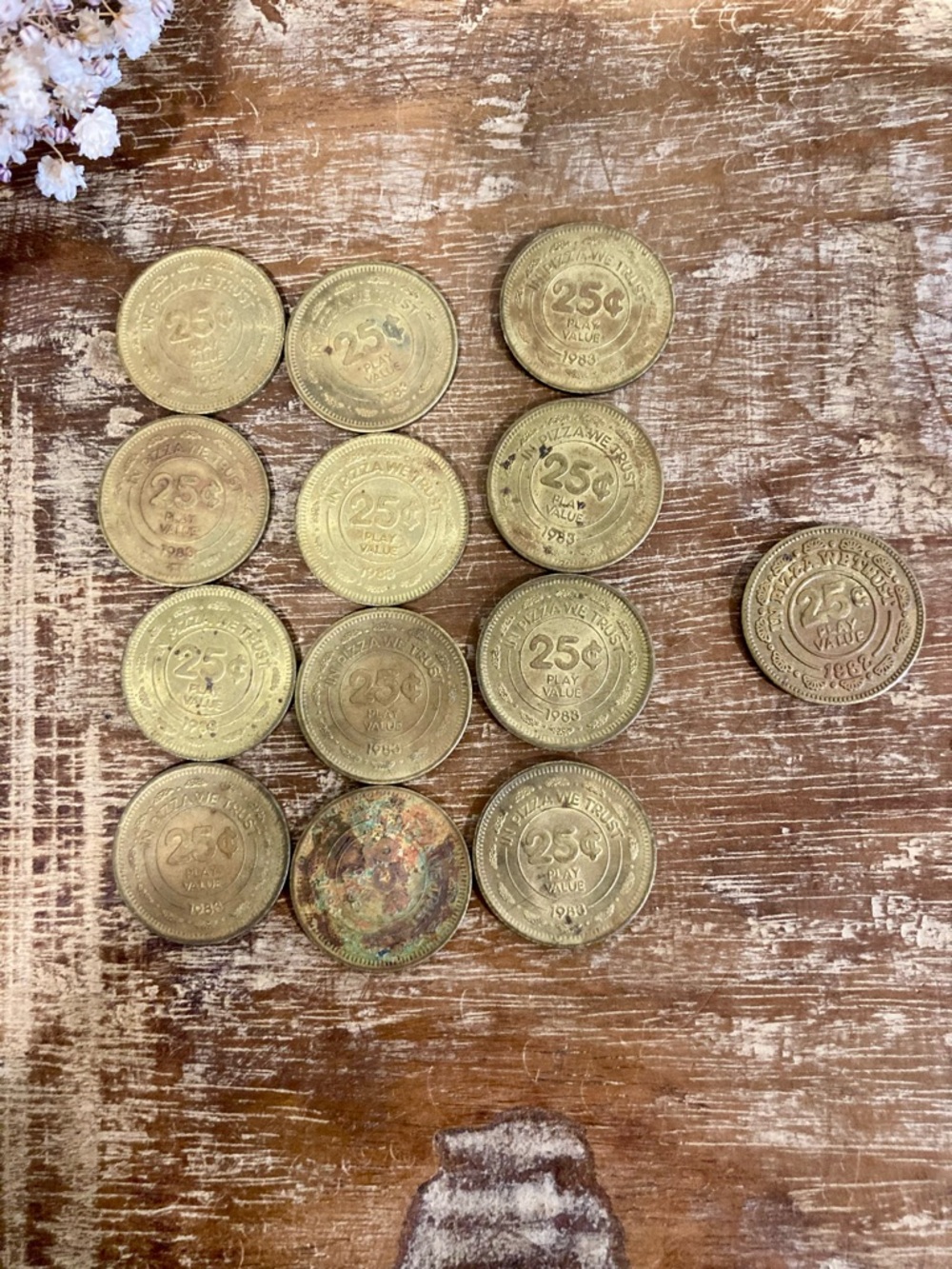 13 Vintage Chuck E. Cheese Coins 1982 and 1983 - Picture 10 of 15